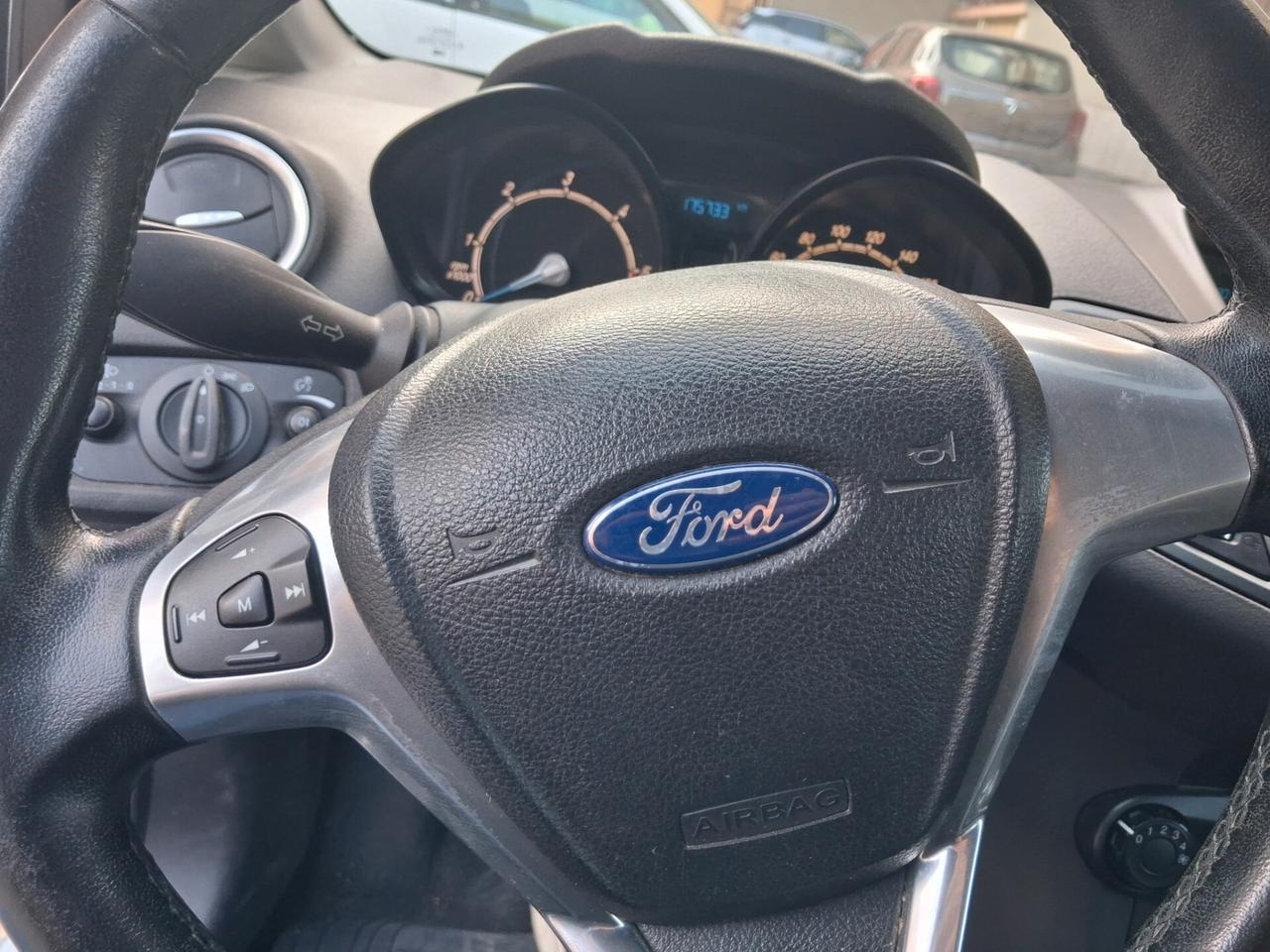 Ford Fiesta 1.5 TDCi 75CV 5 porte Titanium