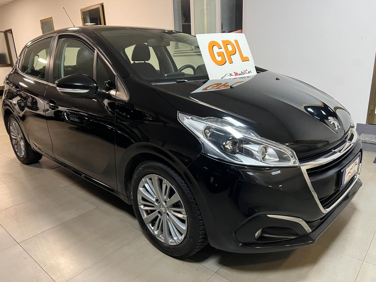 Peugeot 208 PureTech 82 5p. GPL Access