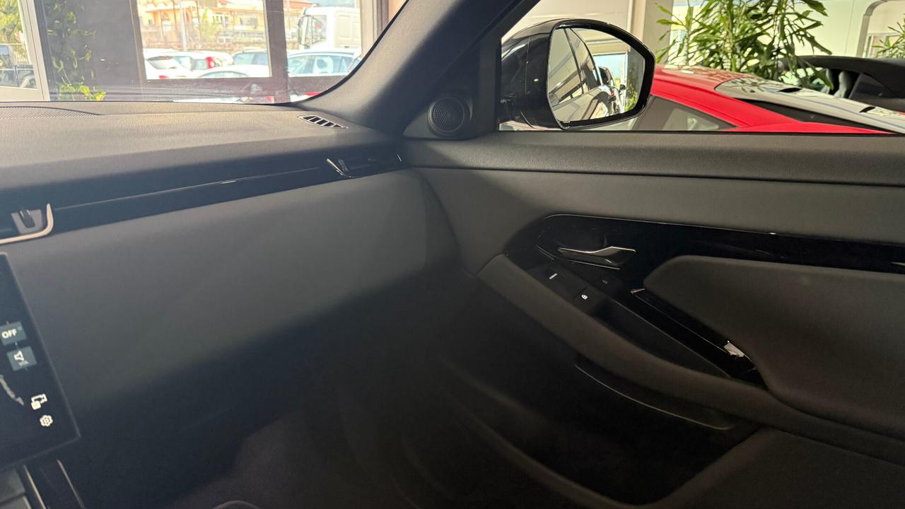 Land Rover Range Evoque 2.0D I4 163 TOTAL BLACK