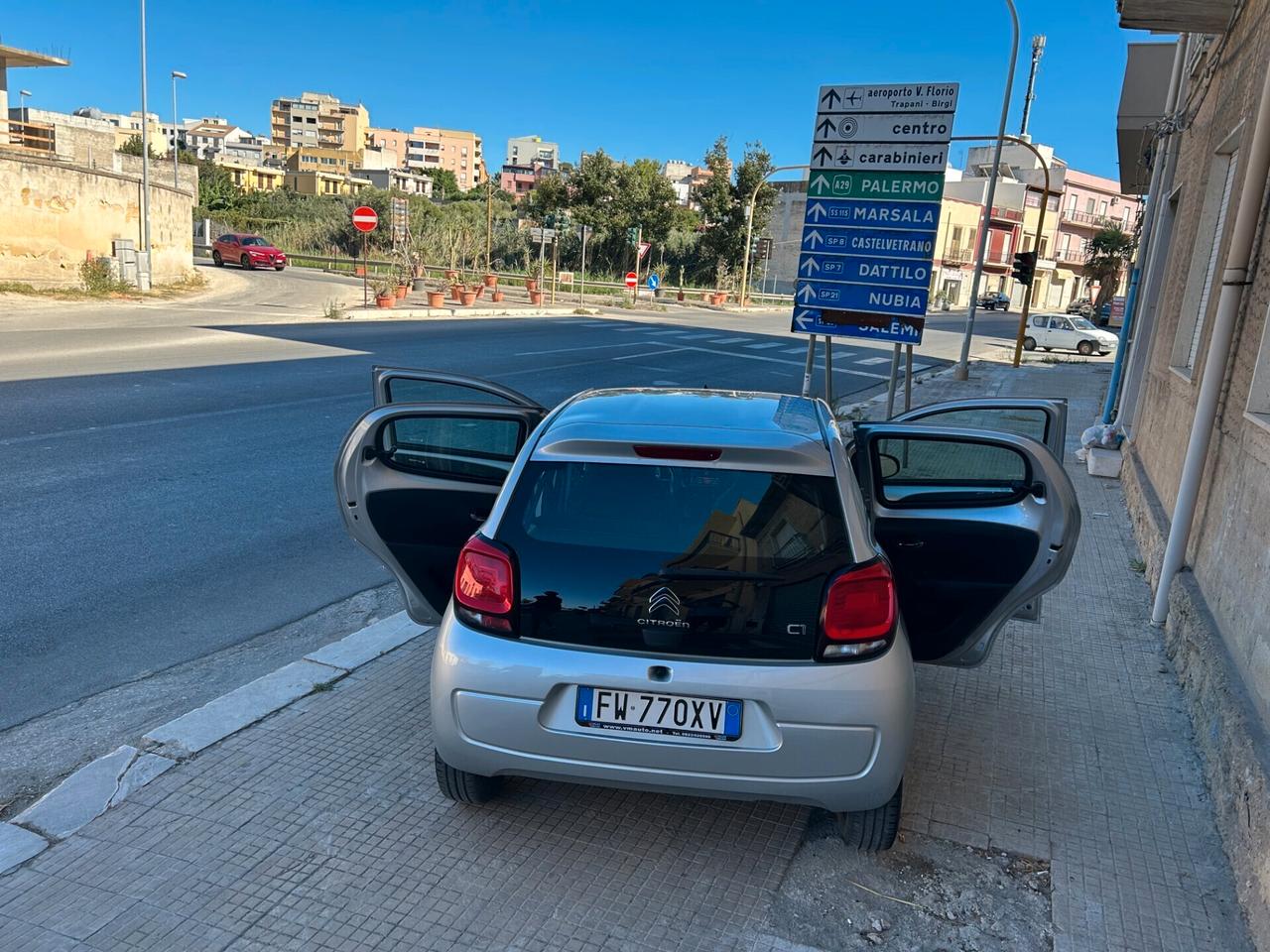 Citroen C1 VTi 72 ETG 5 porte Urban Ride