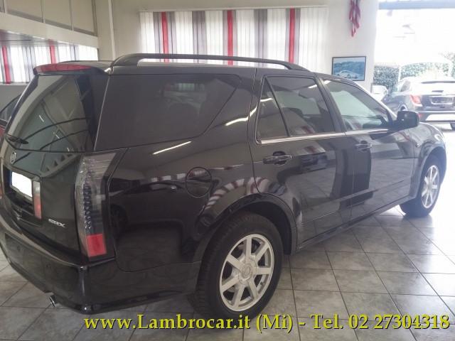 CADILLAC SRX 4.6 V8 aut. AWD Sport Luxury