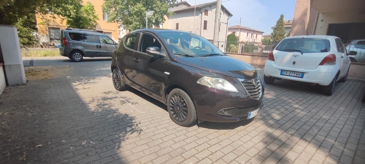 Lancia Ypsilon 1.2 69 CV 5 porte GPL Ecochic Gold
