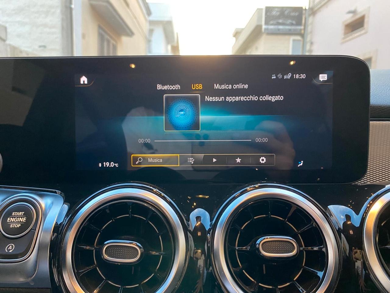 MERCEDES GLB 180 CDI SPORT NAVI CAM LED 2021