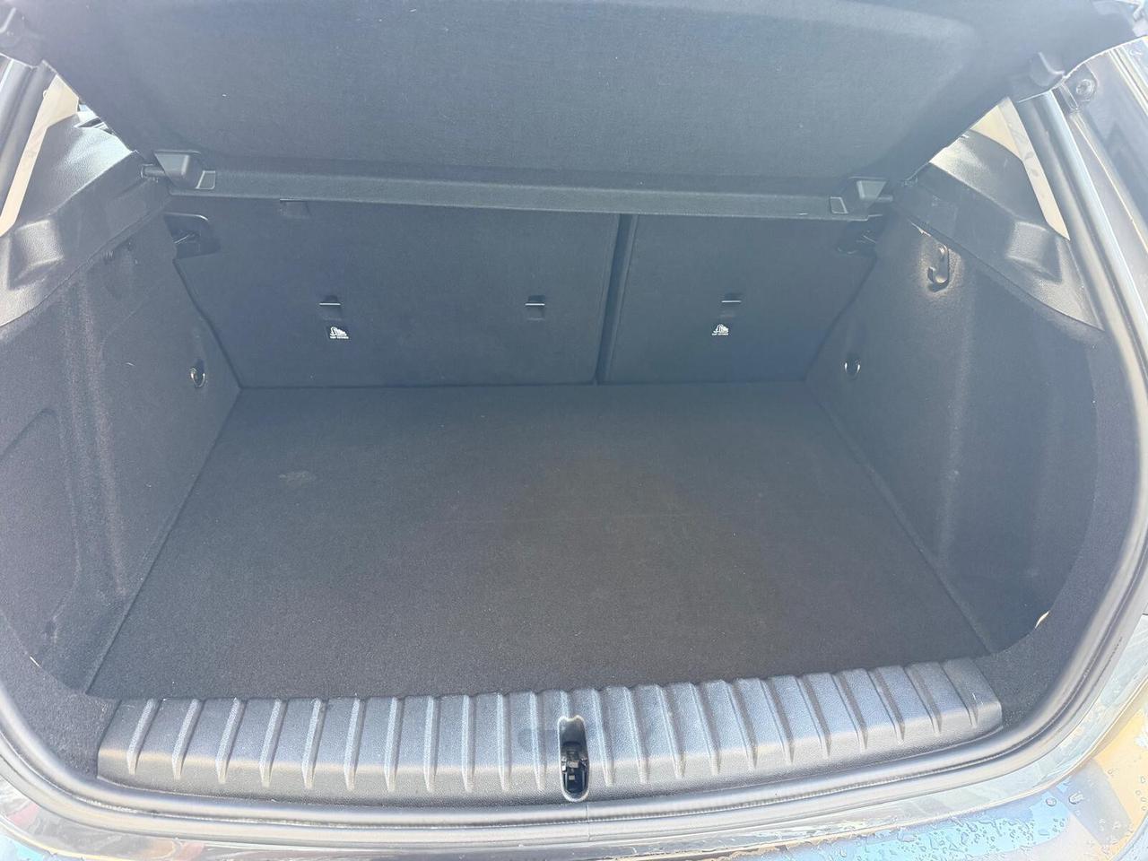 Bmw 116 116d 5p. Business Advantage