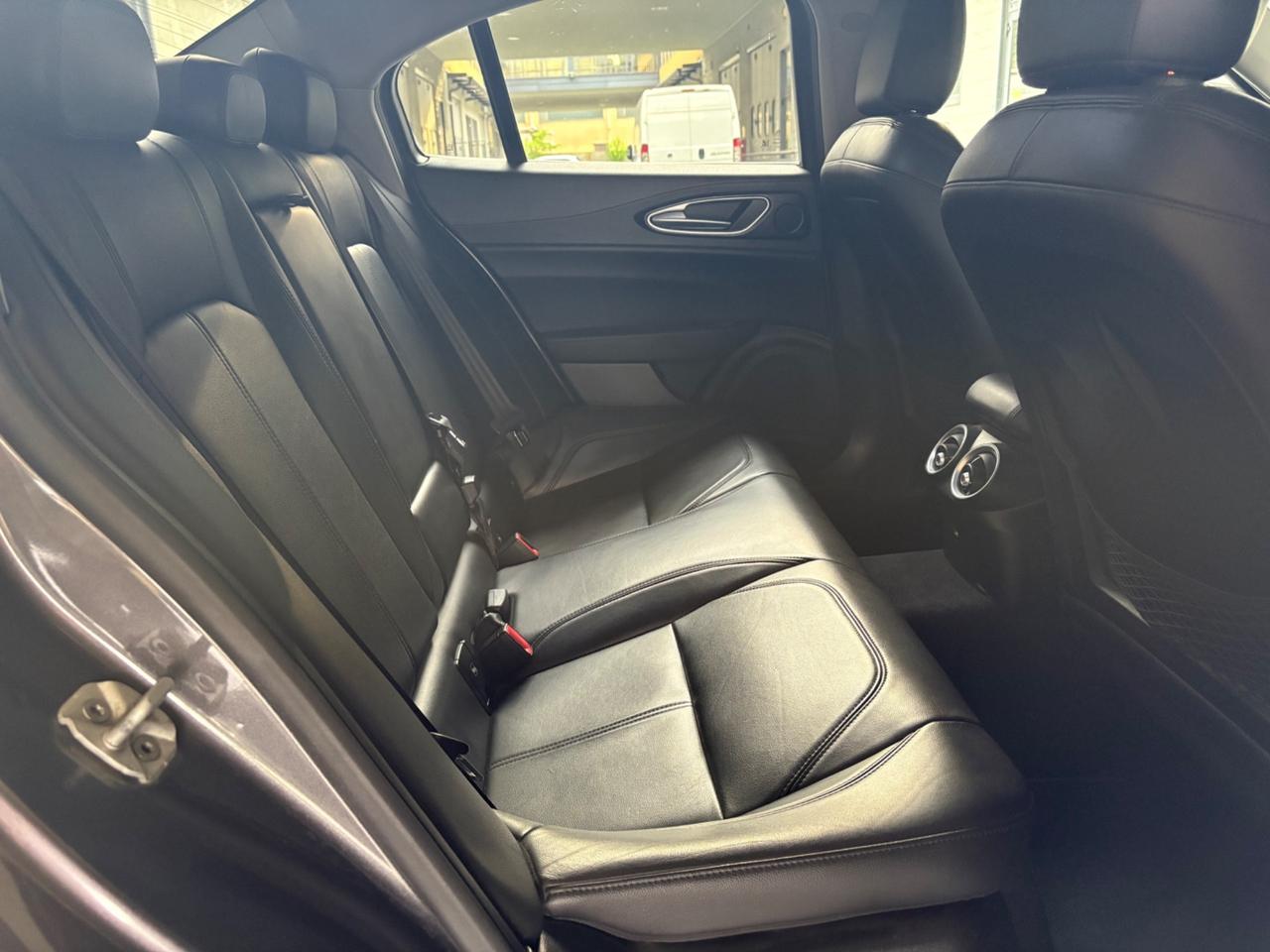 Alfa Romeo Giulia 2.2 Turbodiesel 136 CV AT8 Business