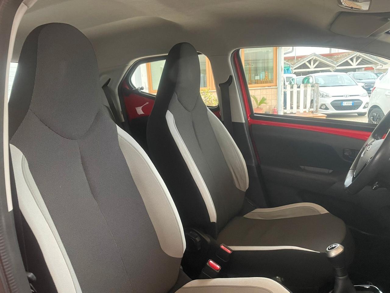 Toyota Aygo 1.0 VVT-i 69 CV 5 porte x-cite