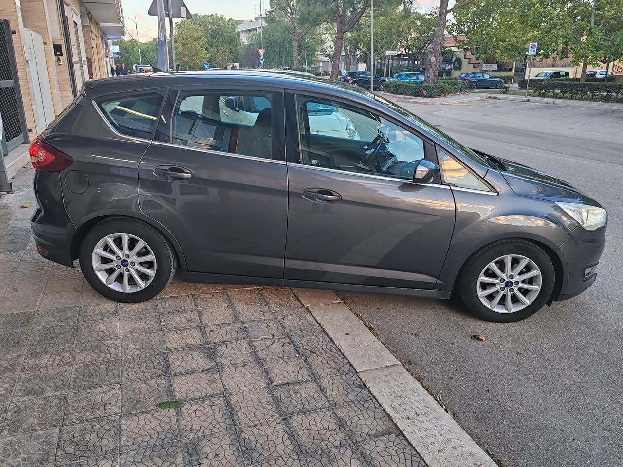 FORD C-MAX 1.5 TDCi 120CV S&S TITANIUM