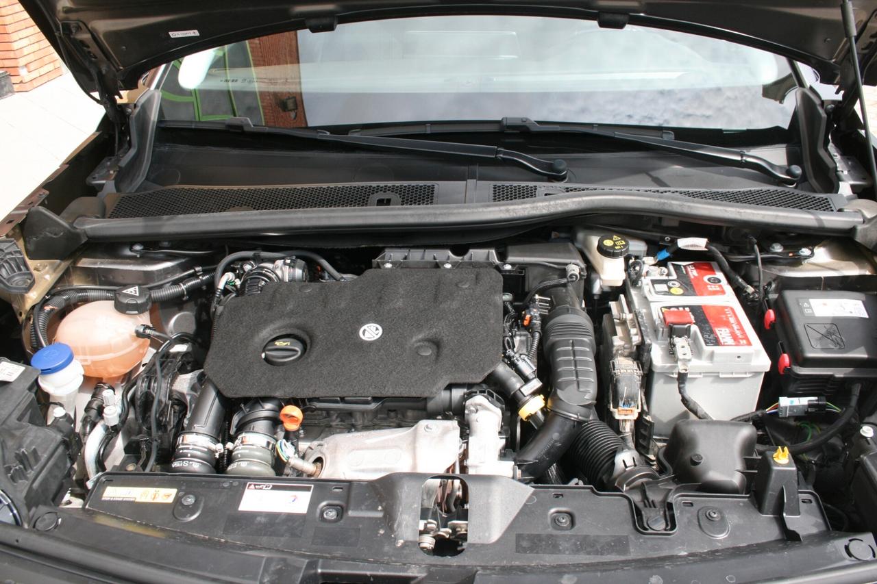 Peugeot 2008 BlueHDi 110 S&S Allure Pack