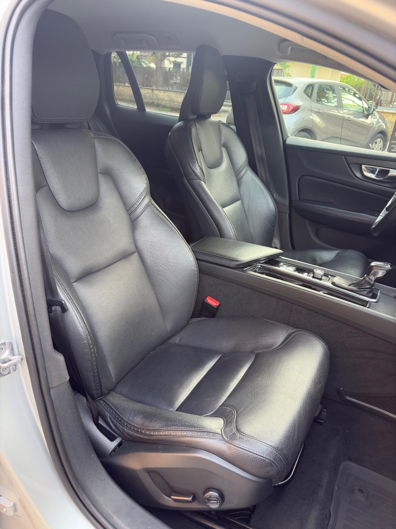 Volvo V60 Cross Country 4WD automatico
