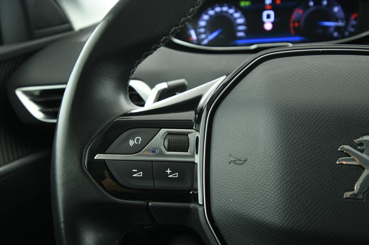 PEUGEOT 5008 1.5 bluehdi Allure s&s 130cv CAMERA+APP CONNECT