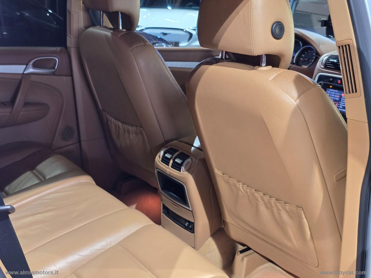 PORSCHE Cayenne S