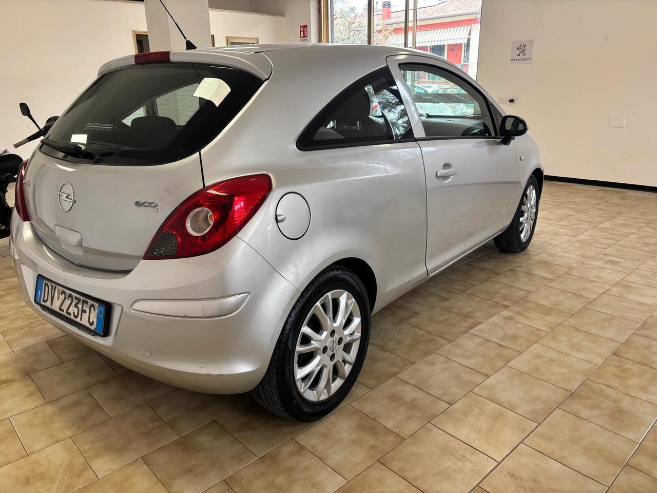 OPEL CORSA ANNO 2009 DS 1.3 MULTIJET 75 CV ADATTA NEOPATENTATI KM 200 MILA
