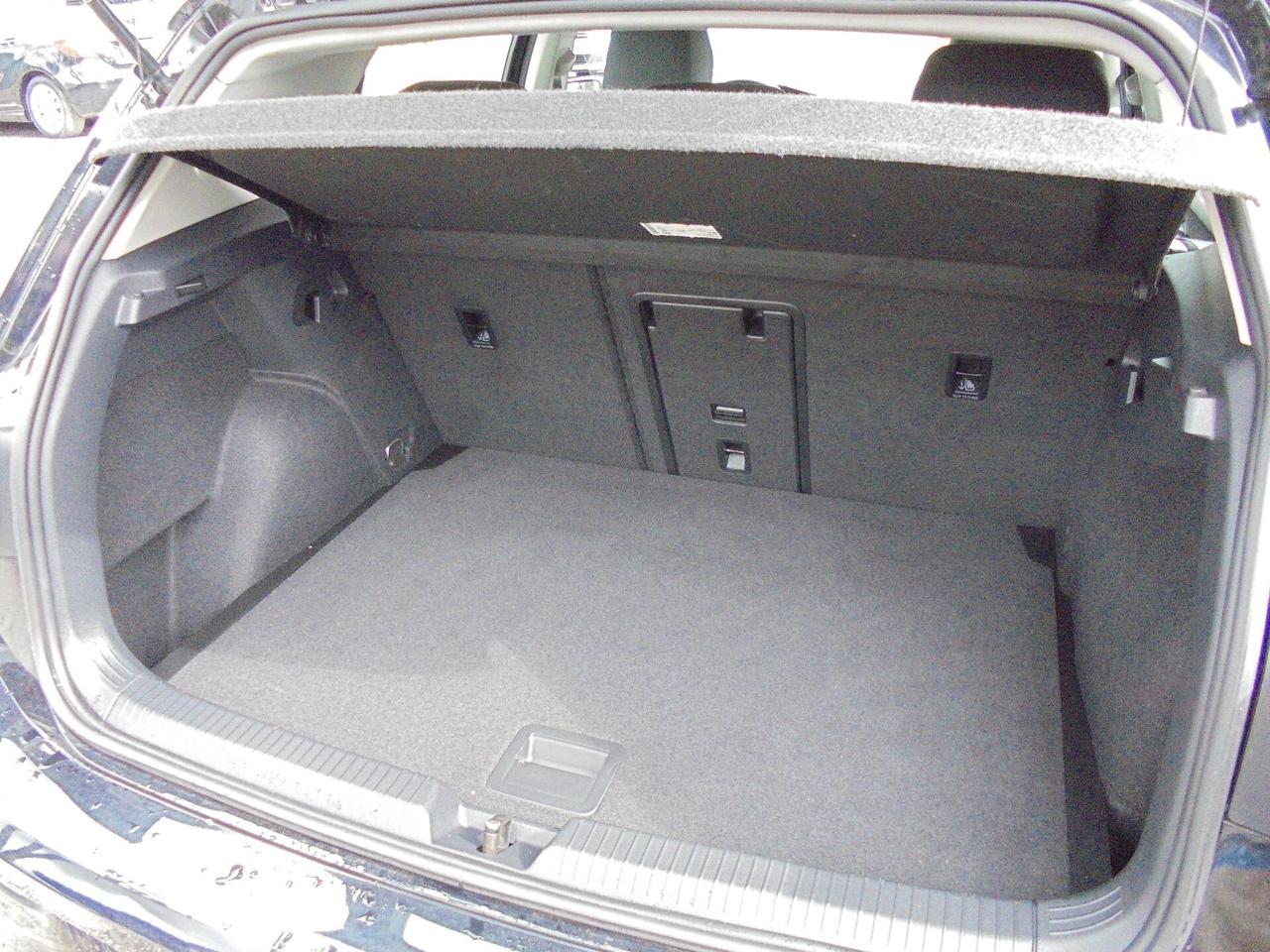 Volkswagen Golf 1.0 eTSI EVO DSG Life