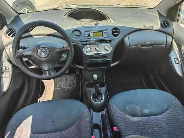 TOYOTA Yaris 1.4 tdi D-4D cat 5 porte Sol Blue