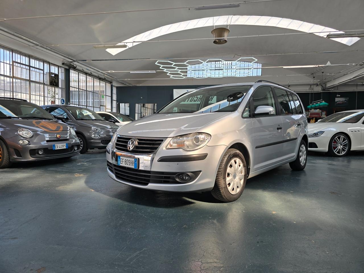 VOLKSWAGEN TOURAN 2.0 ECOFUEL HIGHLINE 7P