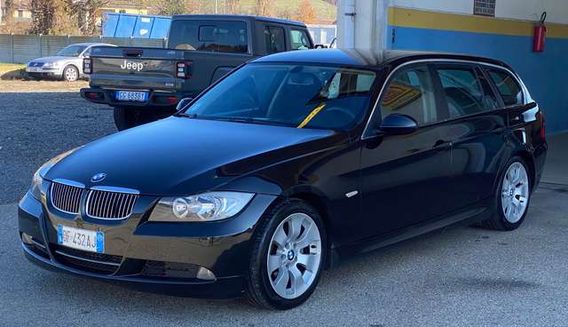 BMW 330 330d Touring Attiva