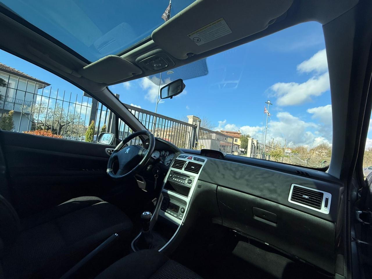 PEUGEOT 307