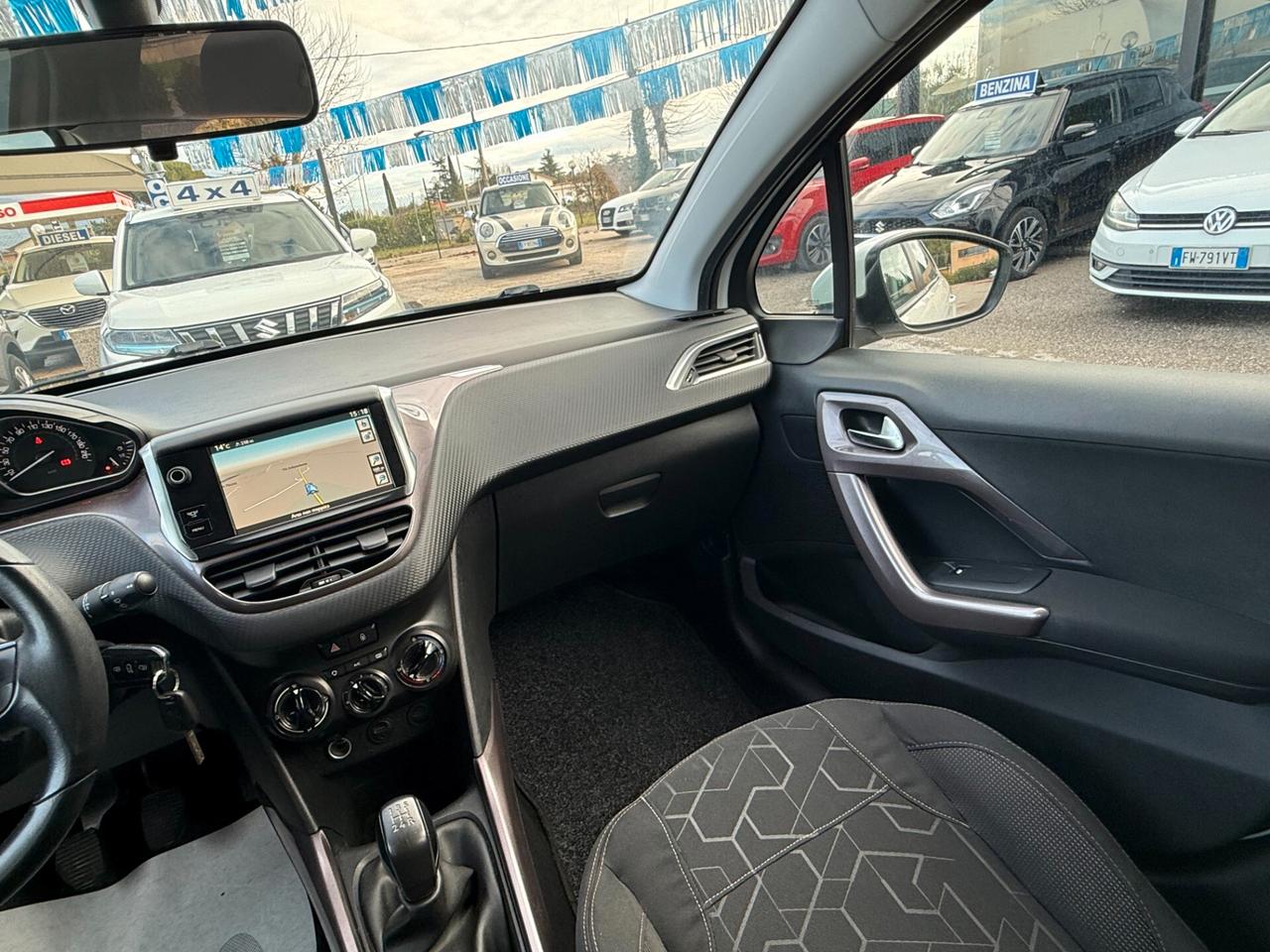 " POCHI KM " Peugeot 2008 PureTech 82 Active