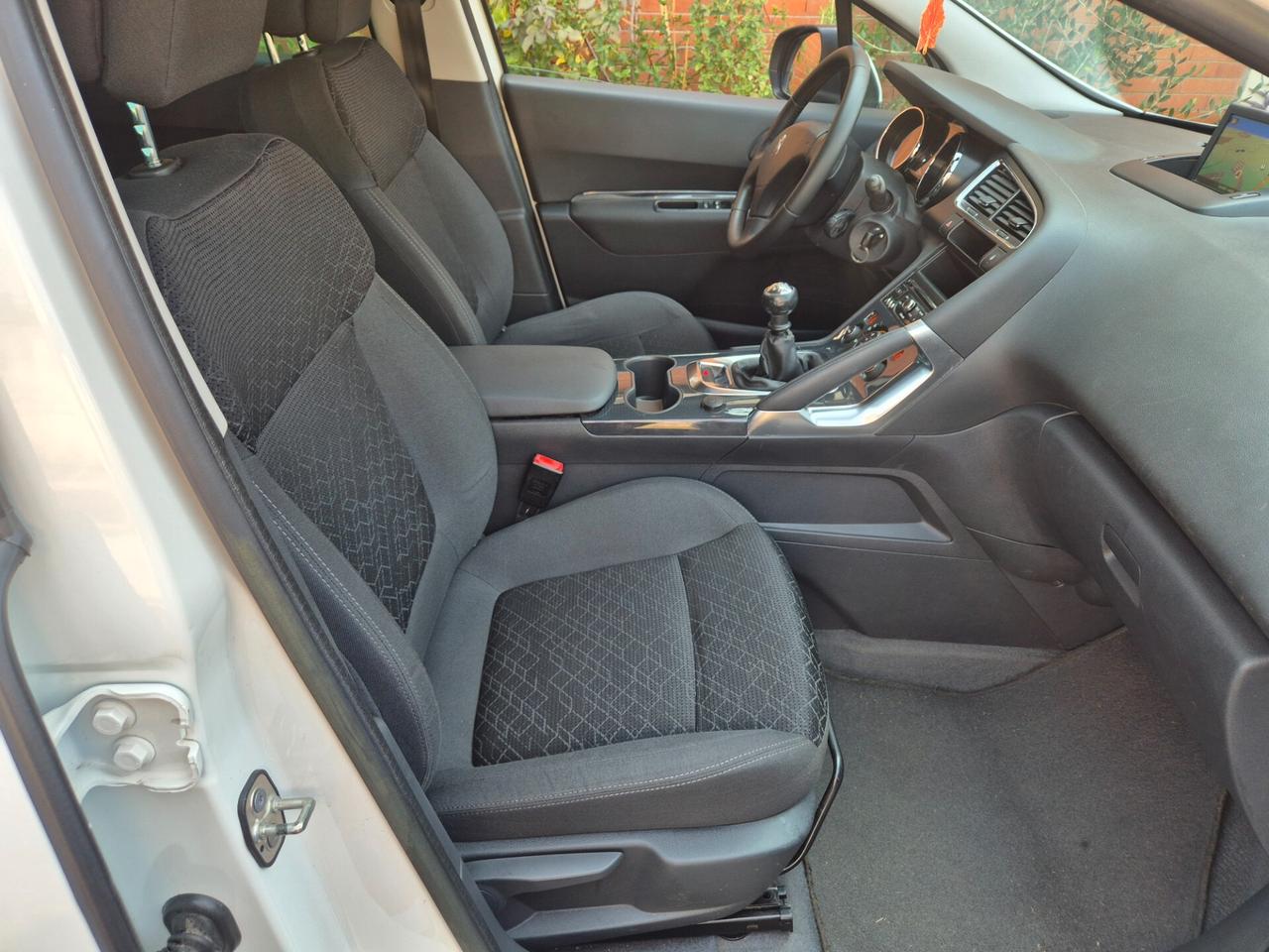 Peugeot 3008 1.6 HDi 115CV Business