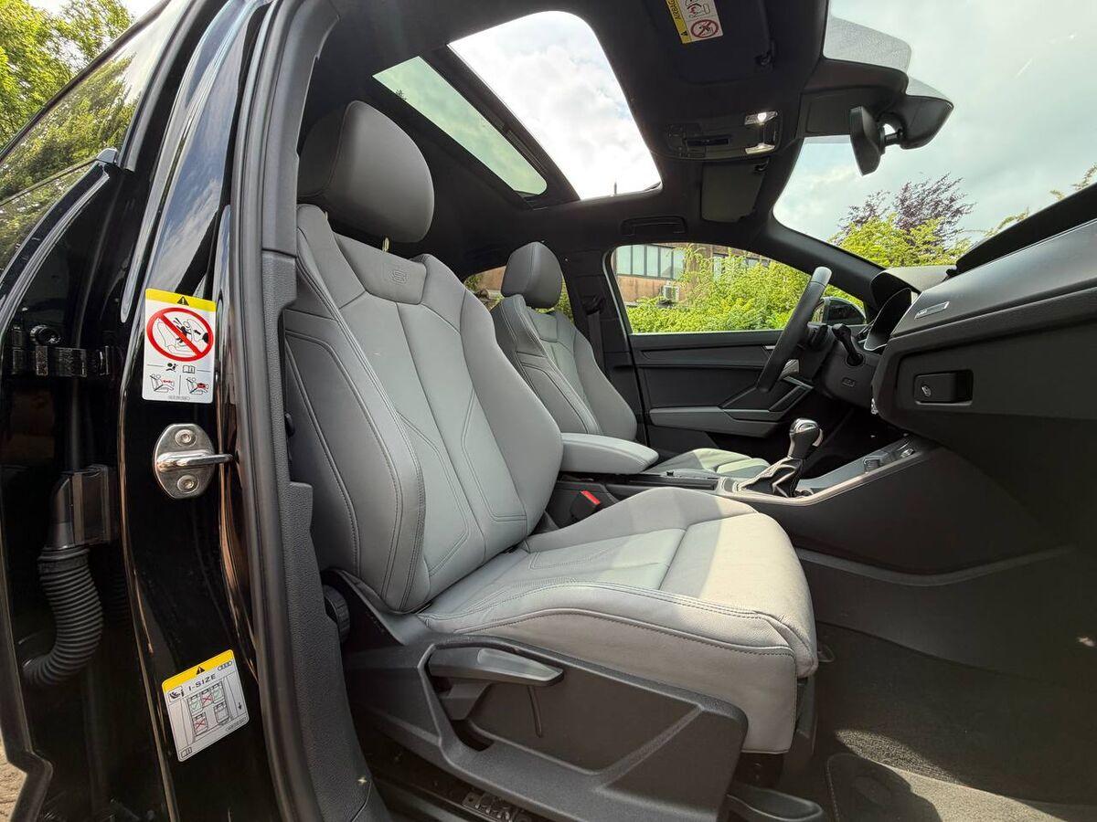 Audi Q3 Sportback 35 1.5 tfsi Identity Black s-tronic