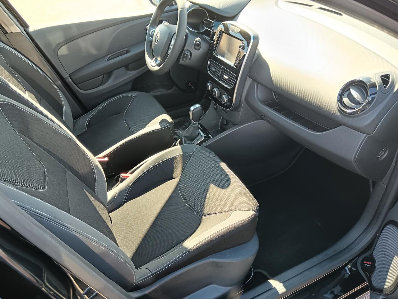 Renault Clio dCi 8V 90CV EDC Start&Stop 5 porte Energy Intens