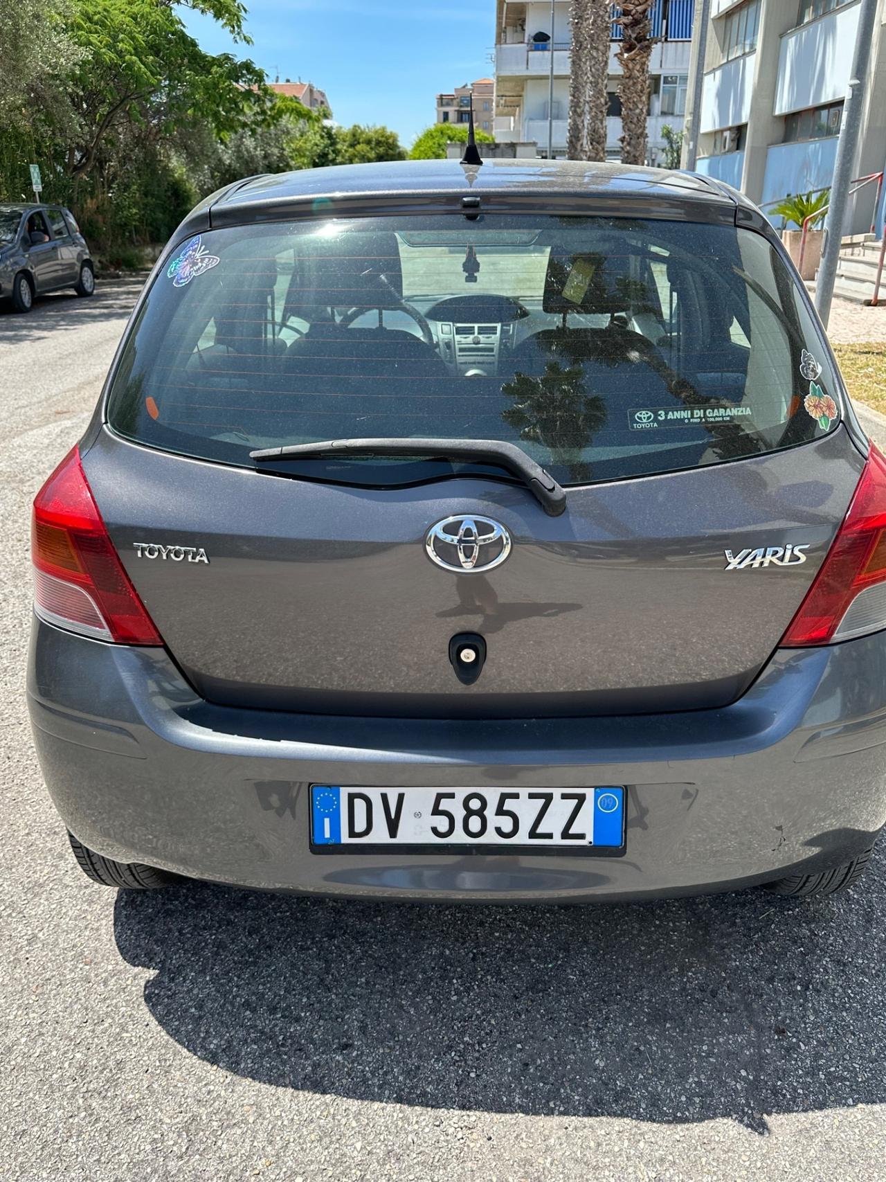 Toyota Yaris 2^serie 1000 benzina 5 porte 2009