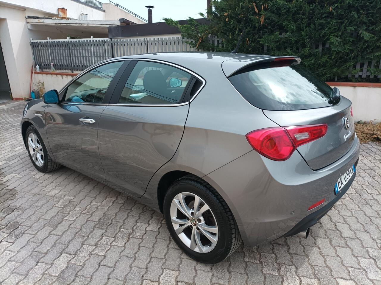 Alfa Romeo Giulietta 1.6 JTDm-2 105 CV Distinctive