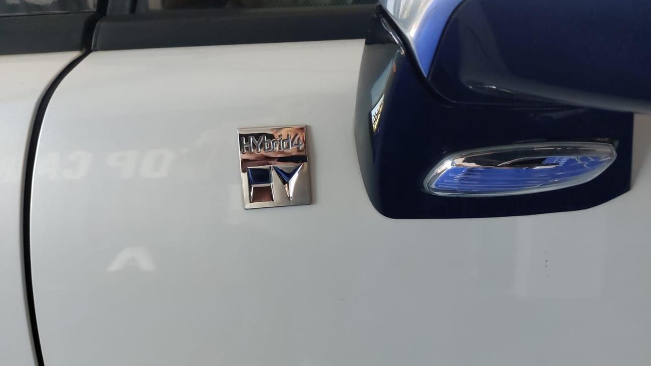 Peugeot 3008 Ibrida 4x4 automatica full tetto