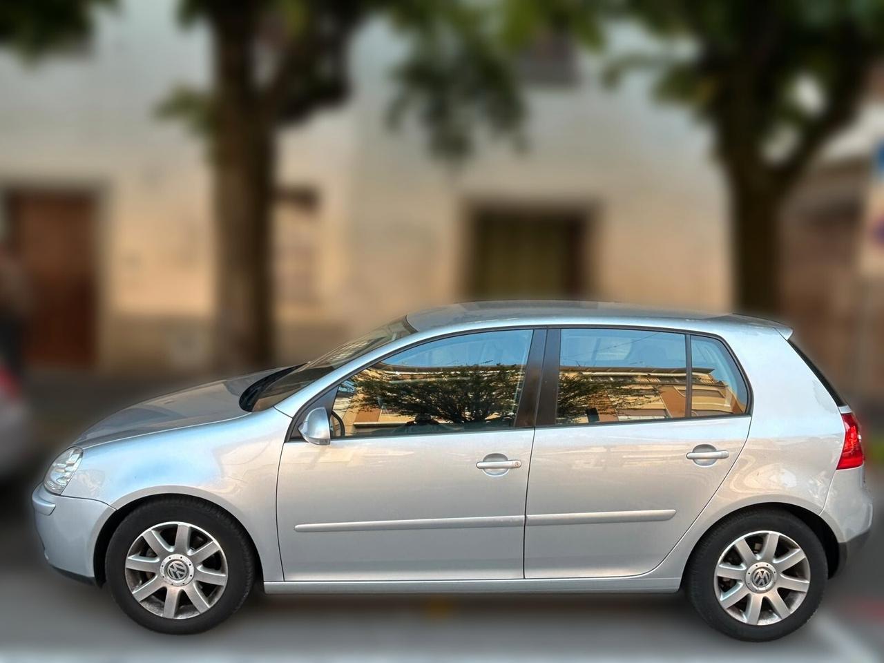 Volkswagen Golf 5p 1.6 fsi - ANCHE PER NEOPATENTATI