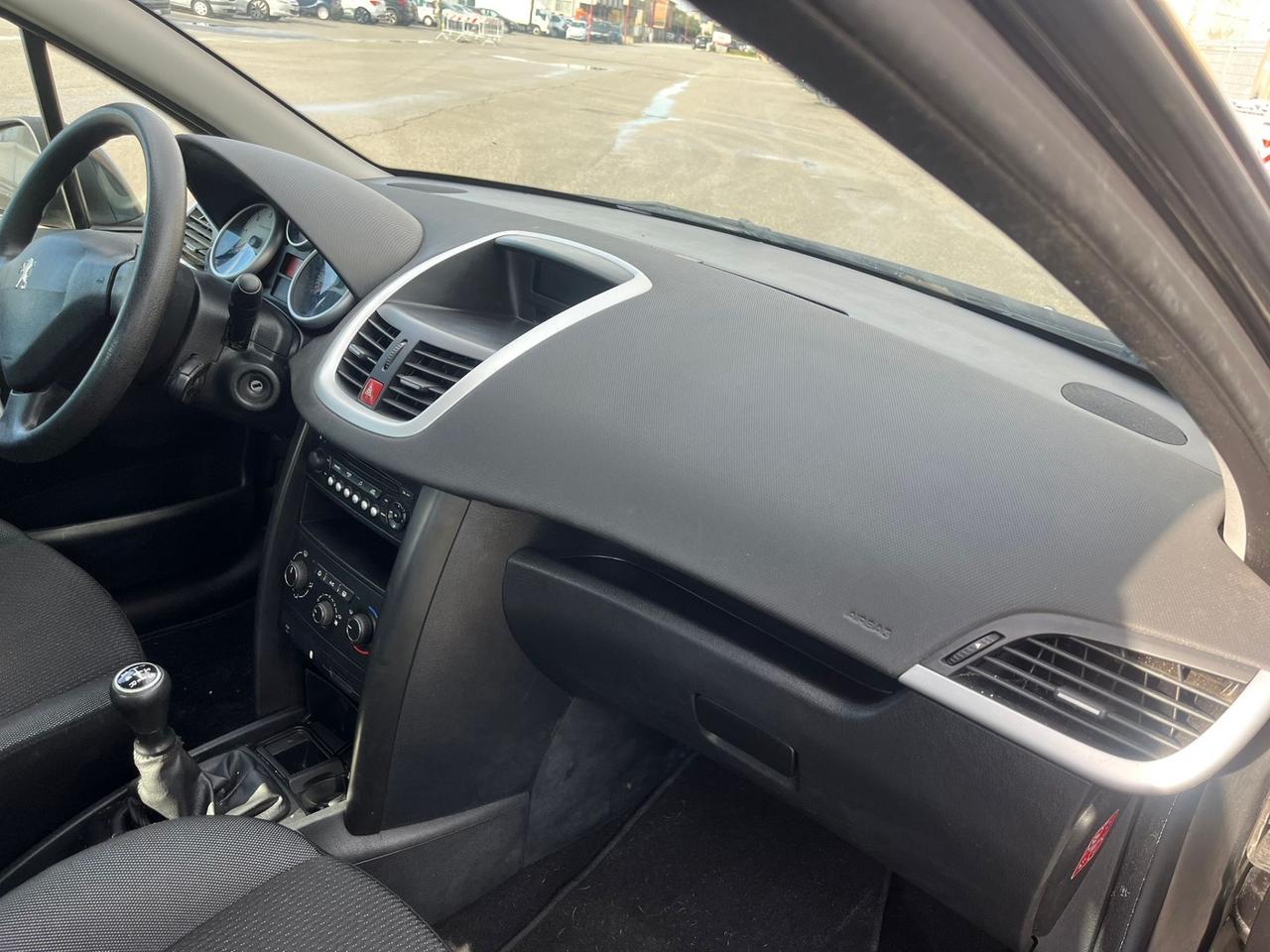 Peugeot 207 1.4 HDi 70CV 5p. XS