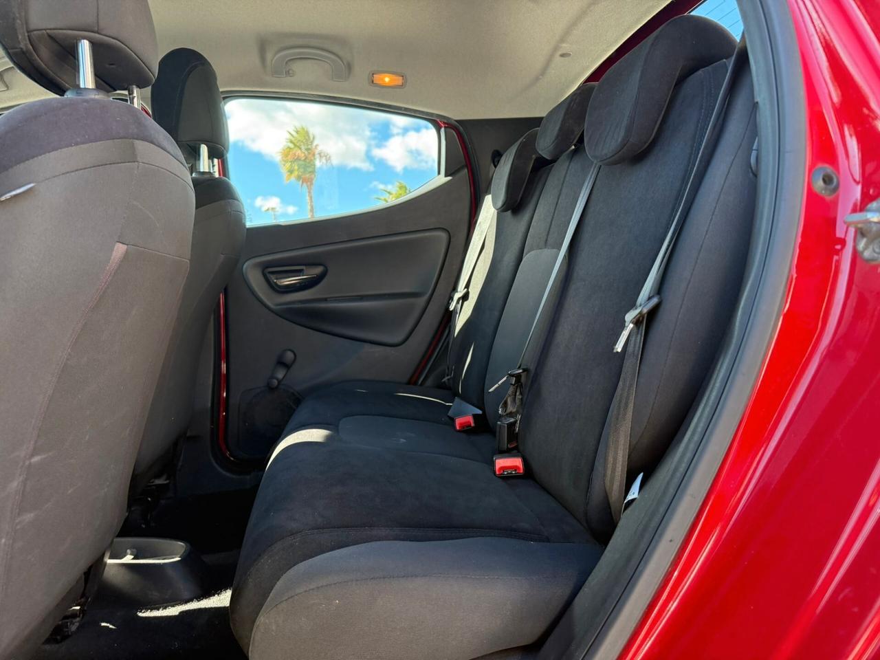 Lancia Ypsilon 1.2 Black&Red