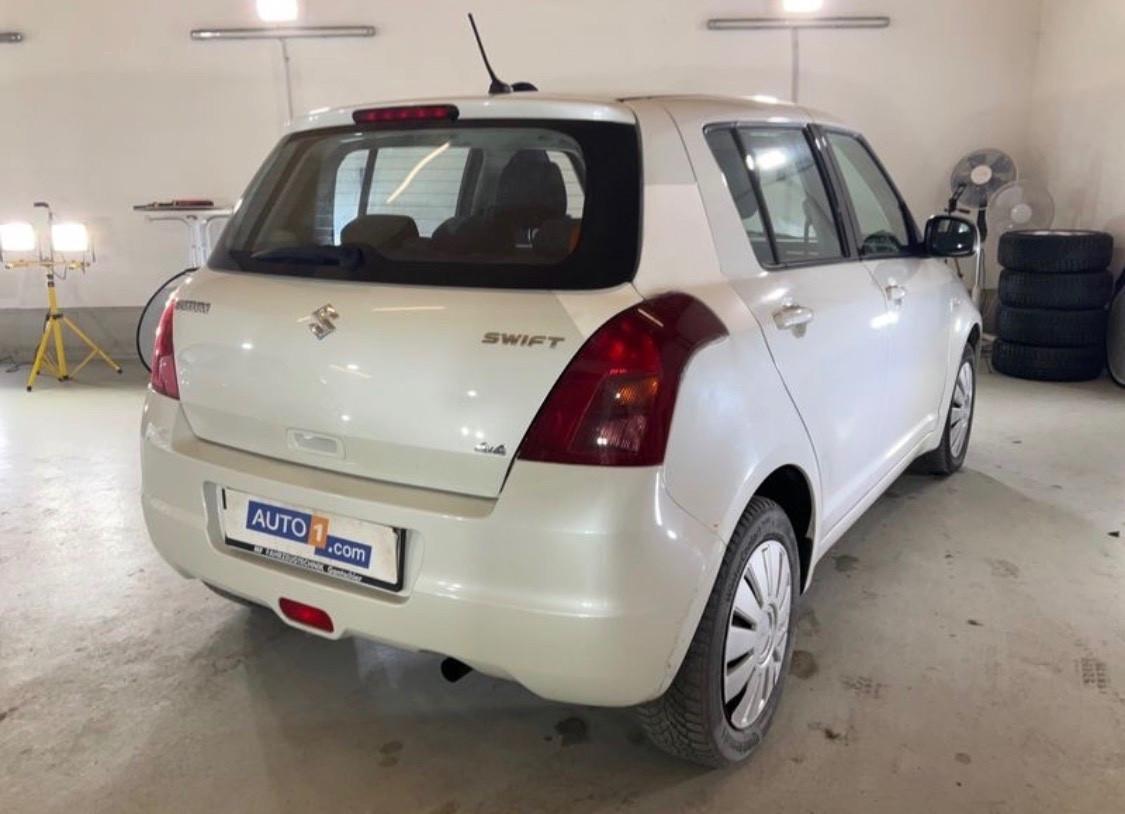 Suzuki Swift 1.3 4x4 5p.