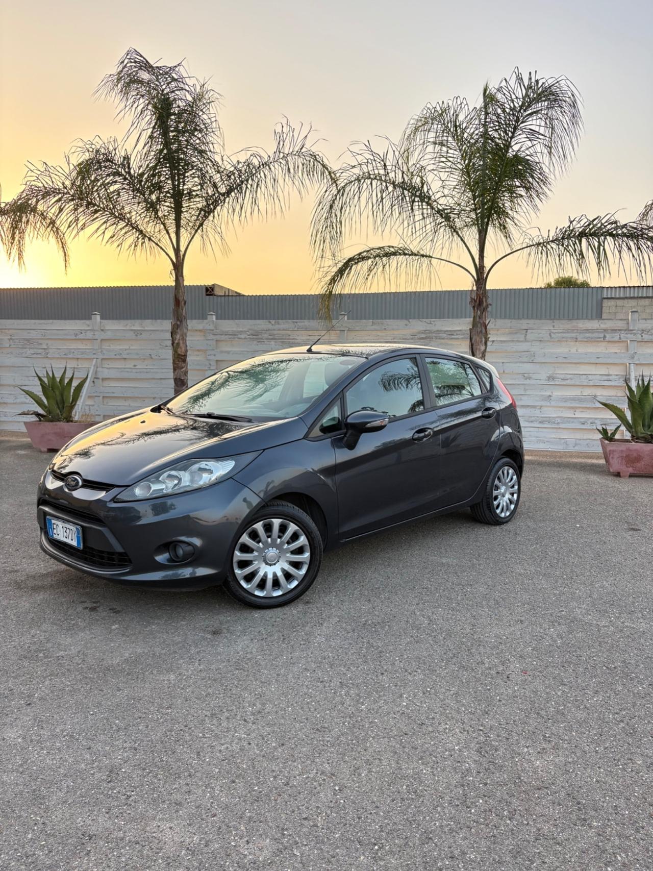 Ford Fiesta 1.2 5 porte con soli 76.000 kilometri