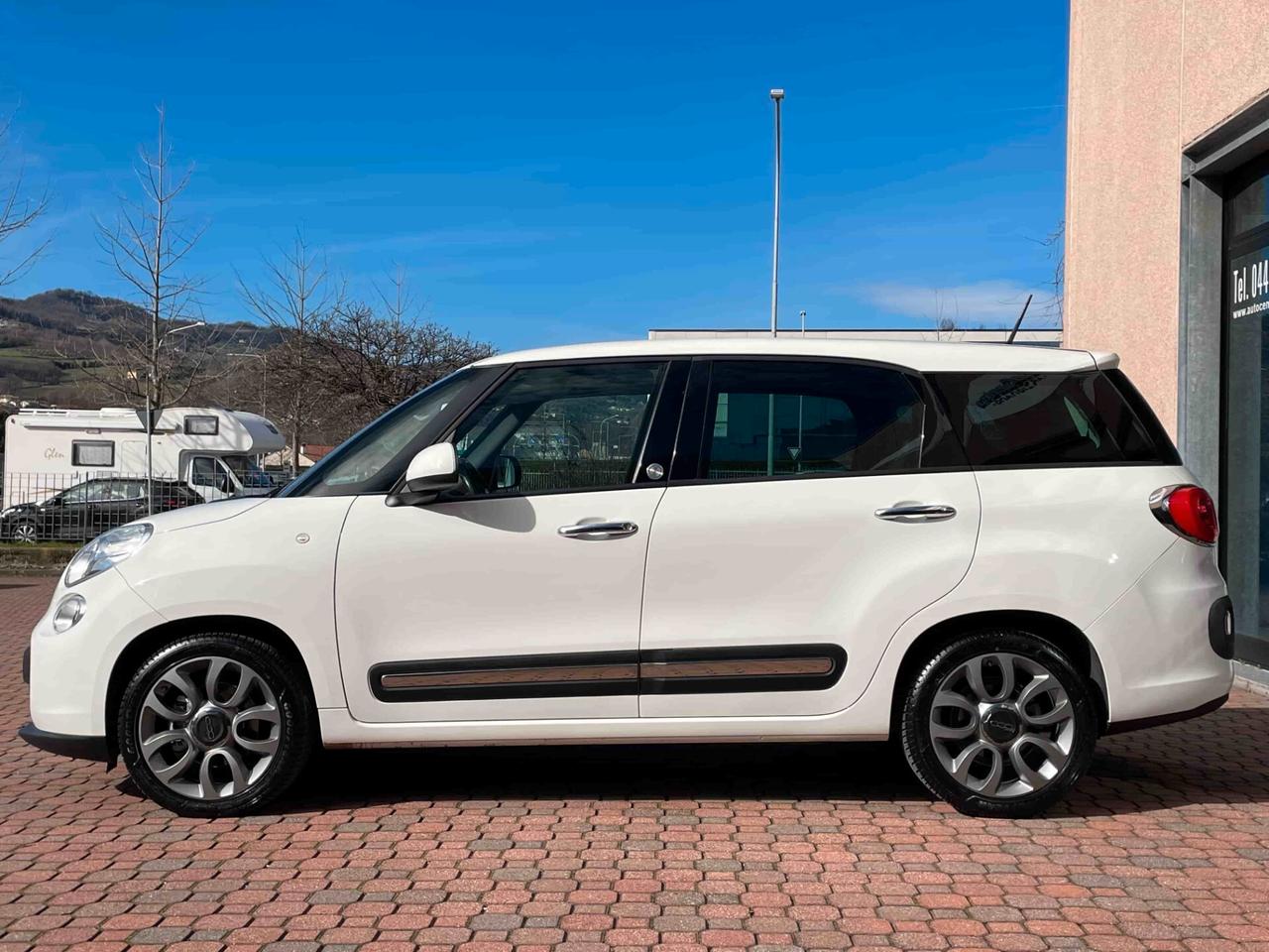 Fiat 500L Living 1.6 Multijet 105 CV Lounge 7 POSTI / NEOPATENTATI