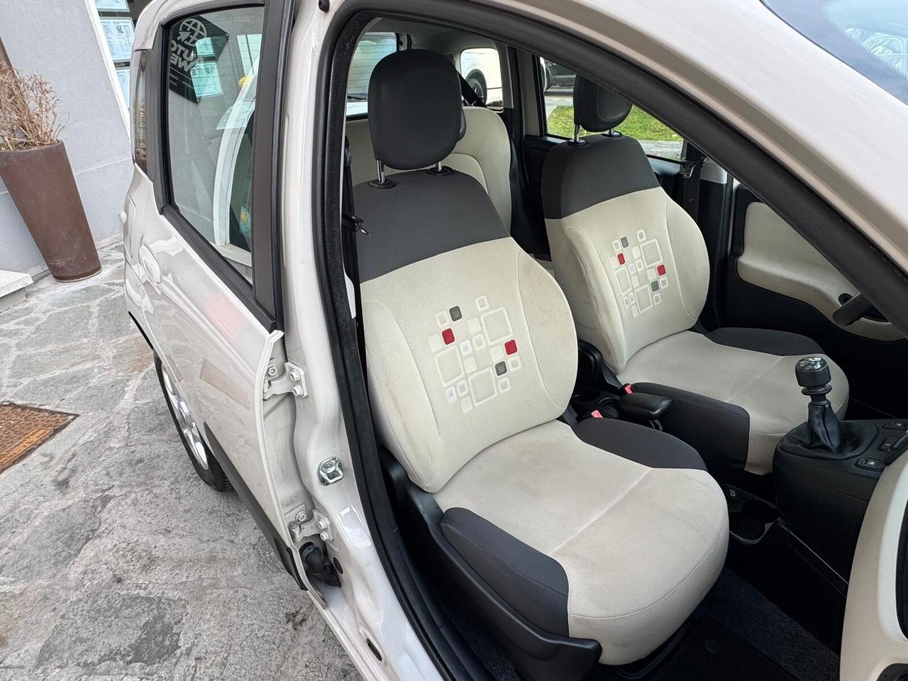 FIAT PANDA 1.2 LOUNGE UNIPROPRIETARIO NEOPAT.