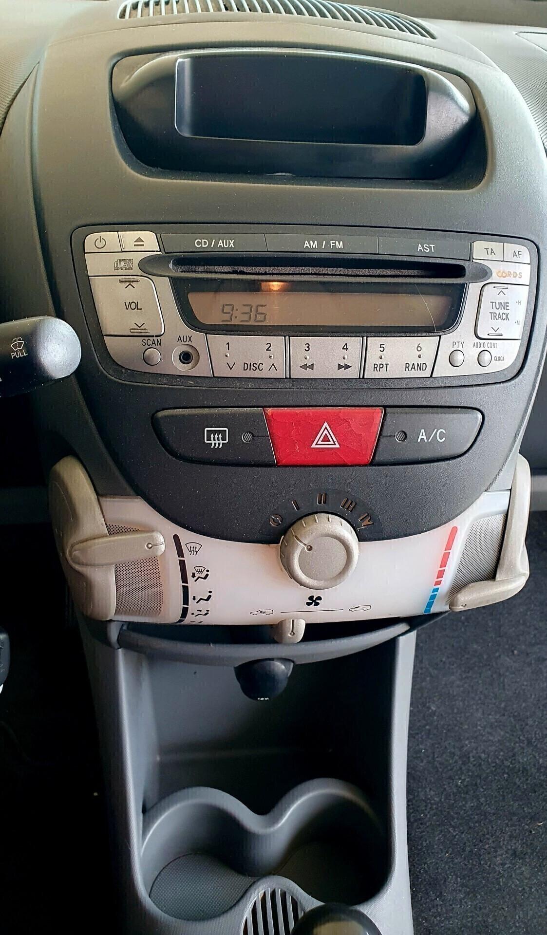 Peugeot 107 1.0 BENZ. - 2008 - KM. 127.000 UNIPRO