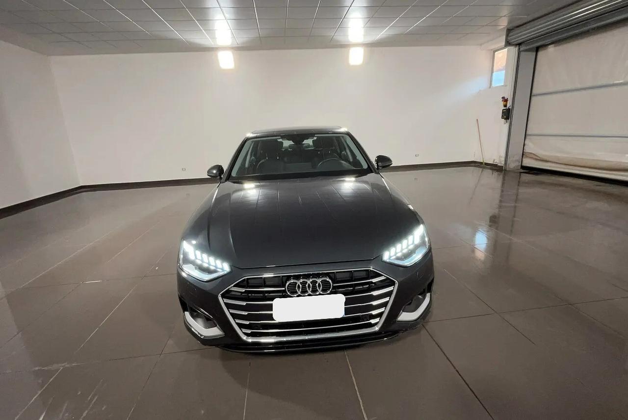 Audi A4 40 TDI quattro S tronic Business Advanced