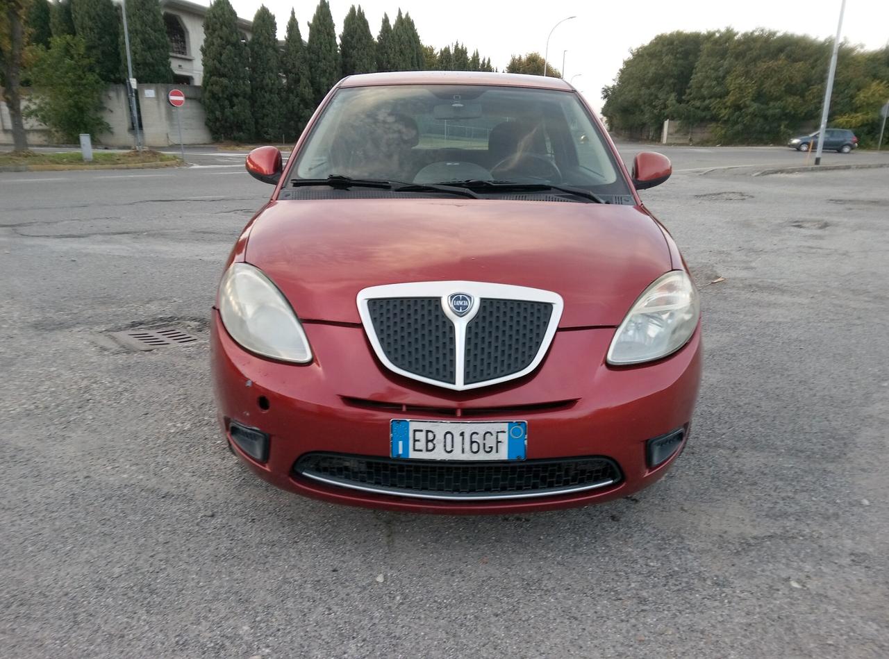 Lancia Ypsilon 1.4 Platino Ecochic GPL