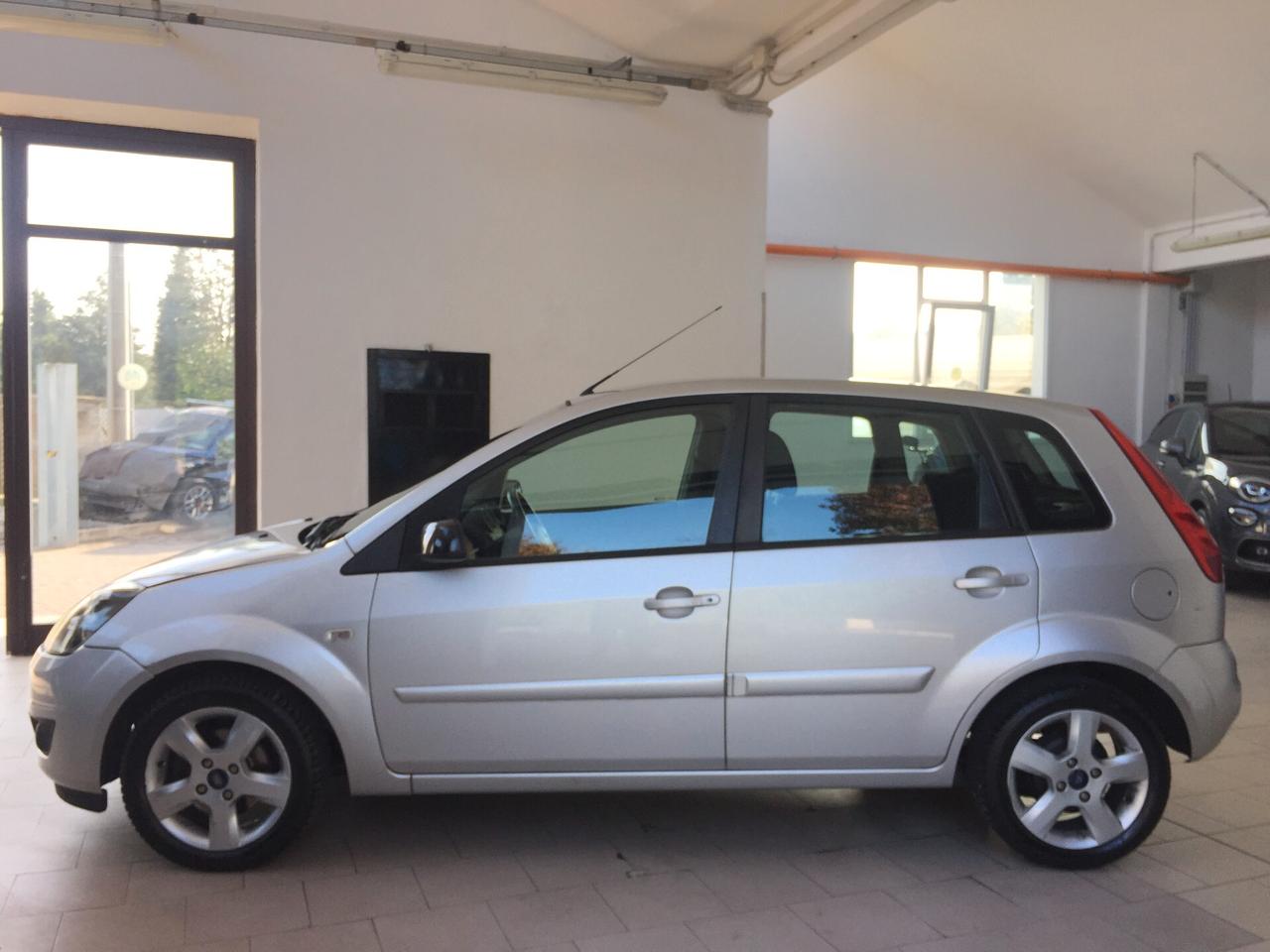 Ford Fiesta 1.2 16V 5p. Titanium