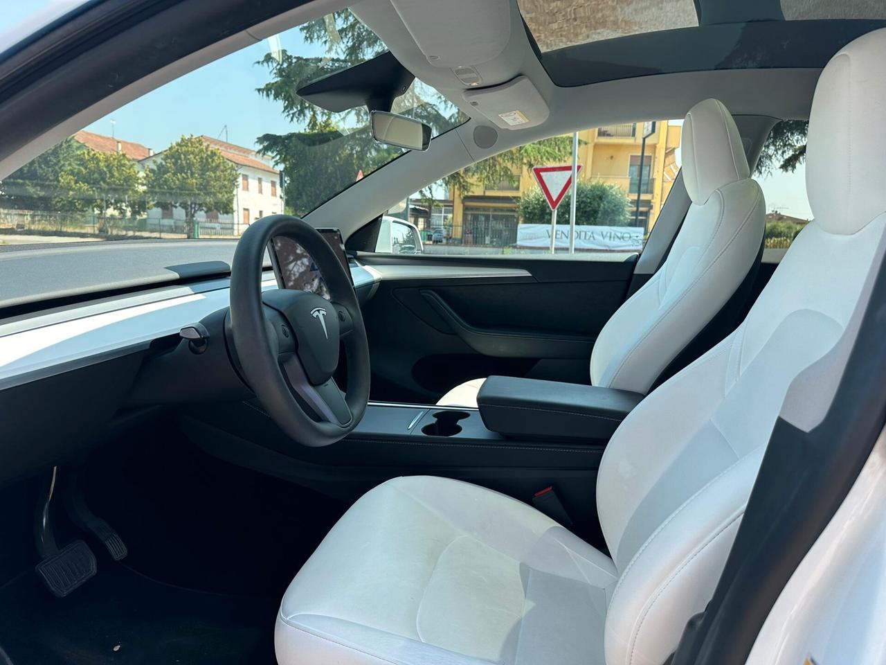 Tesla Model Y RWD
