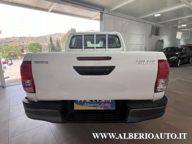 TOYOTA Hilux 2.4 D-4D 4WD 4 porte Double Cab Comfort