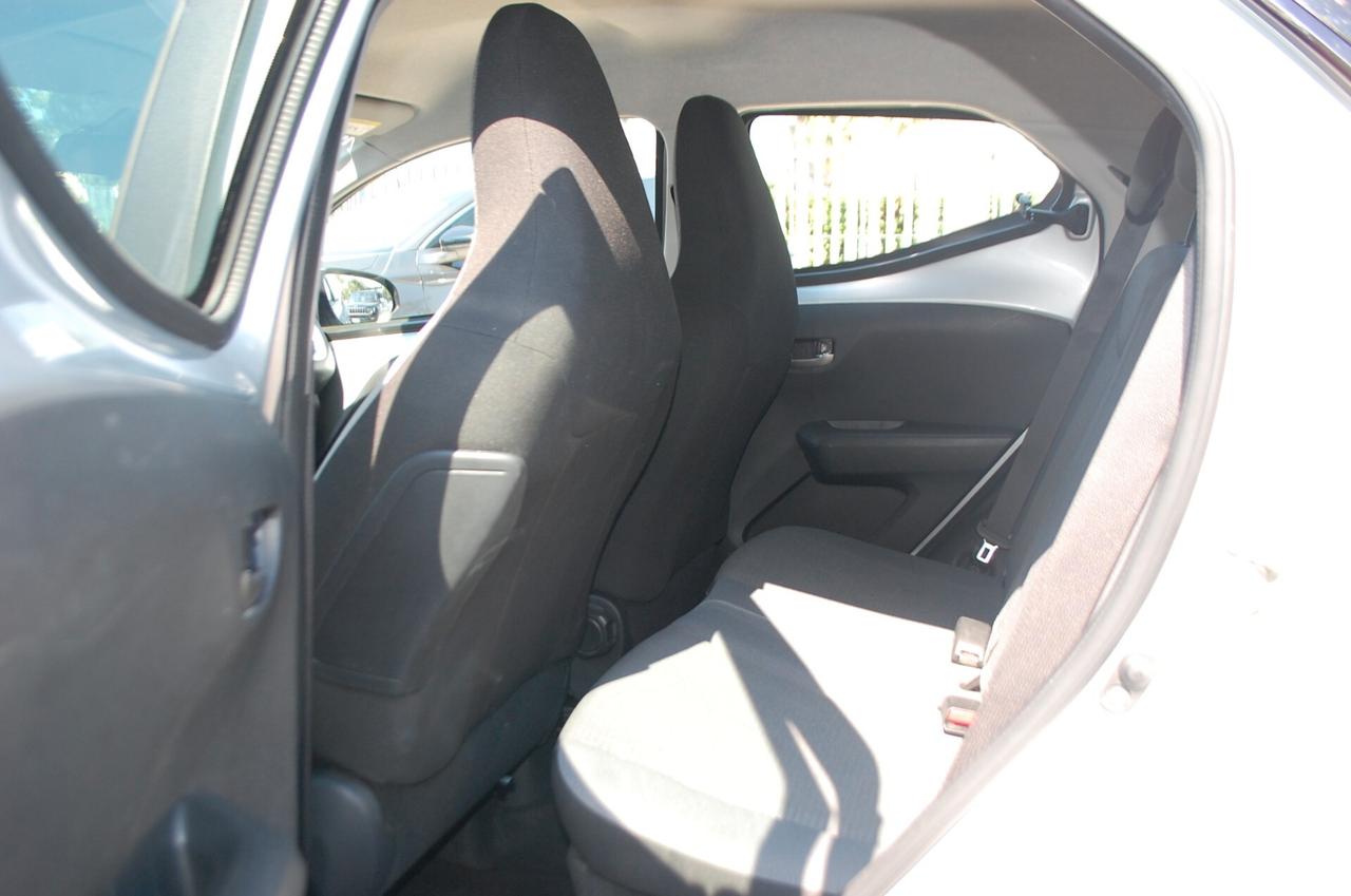 Toyota Aygo 1.0 Connect X-Play 72CV Uff Italy Led USB Bluetoot