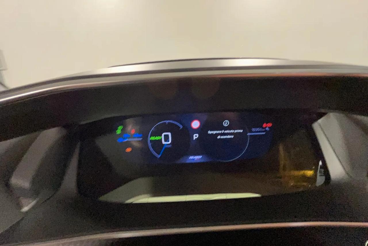 Peugeot 2008 motore elettrico 136 CV Active