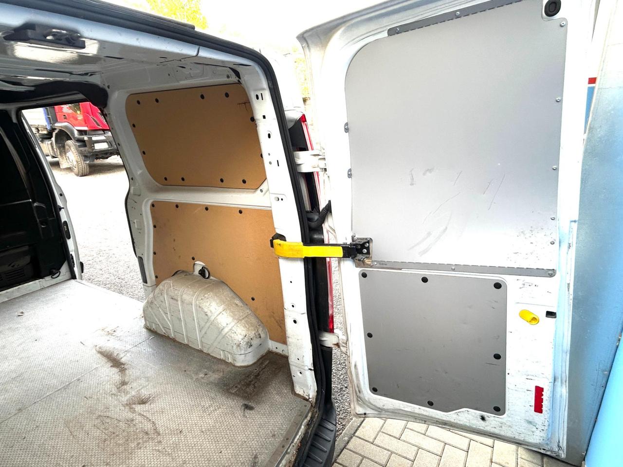 FORD Transit Custom 270 2.0 tdci 130cv Trend L1H1 E6