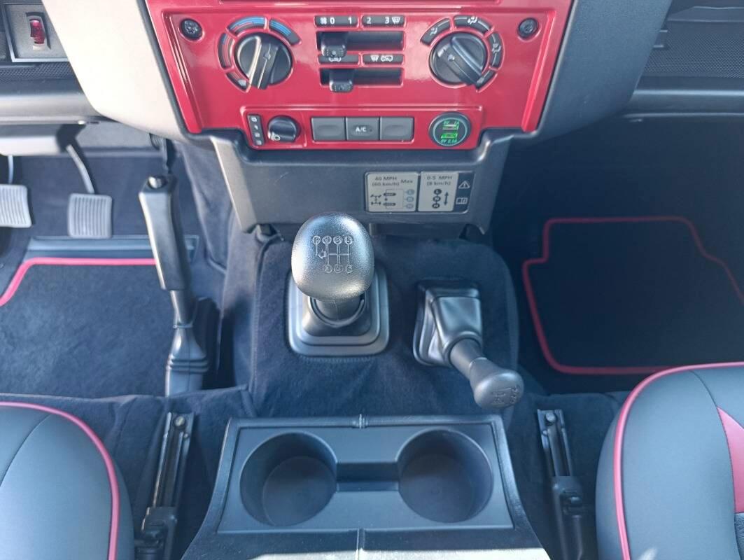 Land Rover Defender 90 SW 2.2 td SW