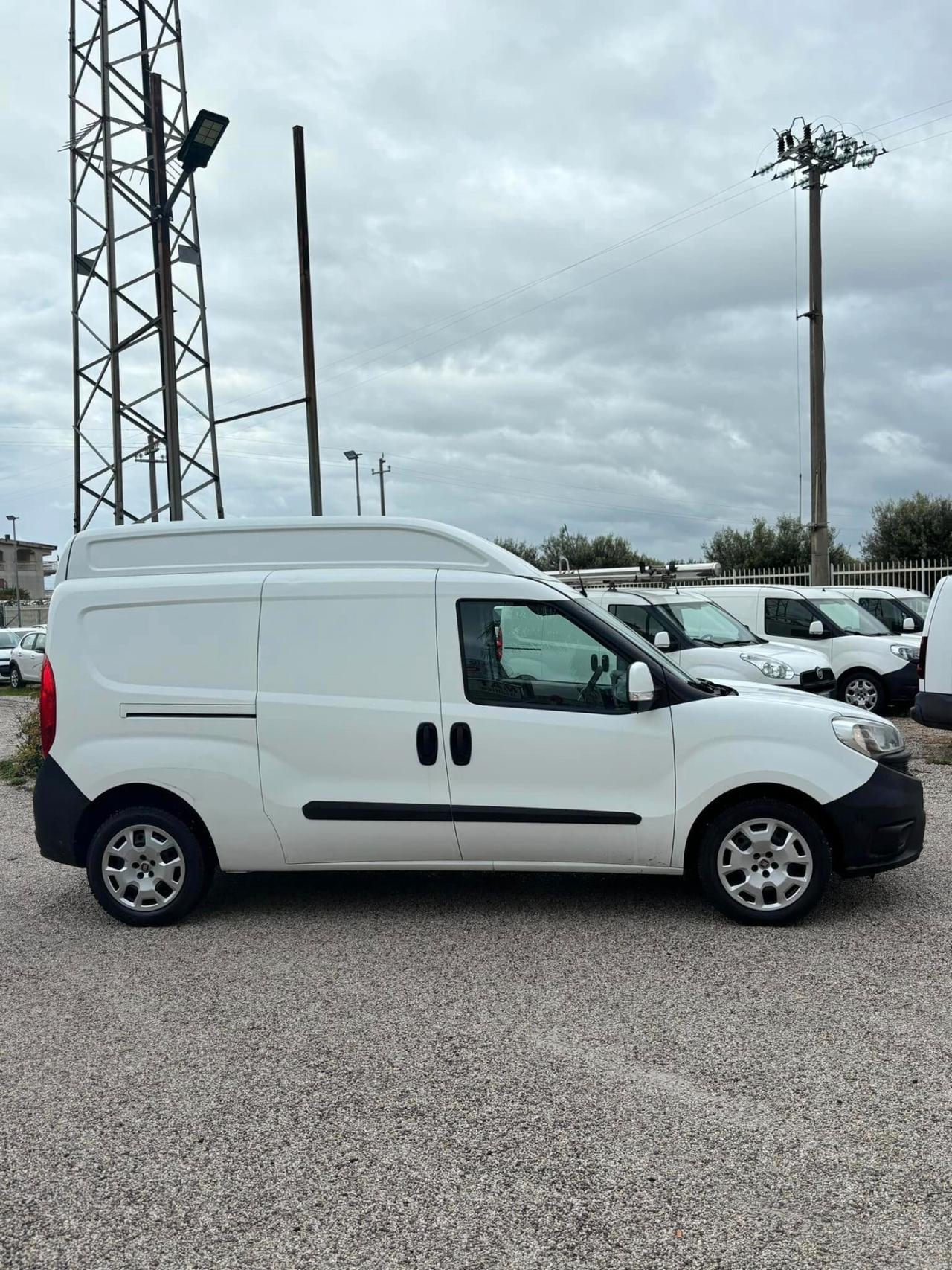 Fiat Doblò Tetto Alto con SPONDA CARICATRICE
