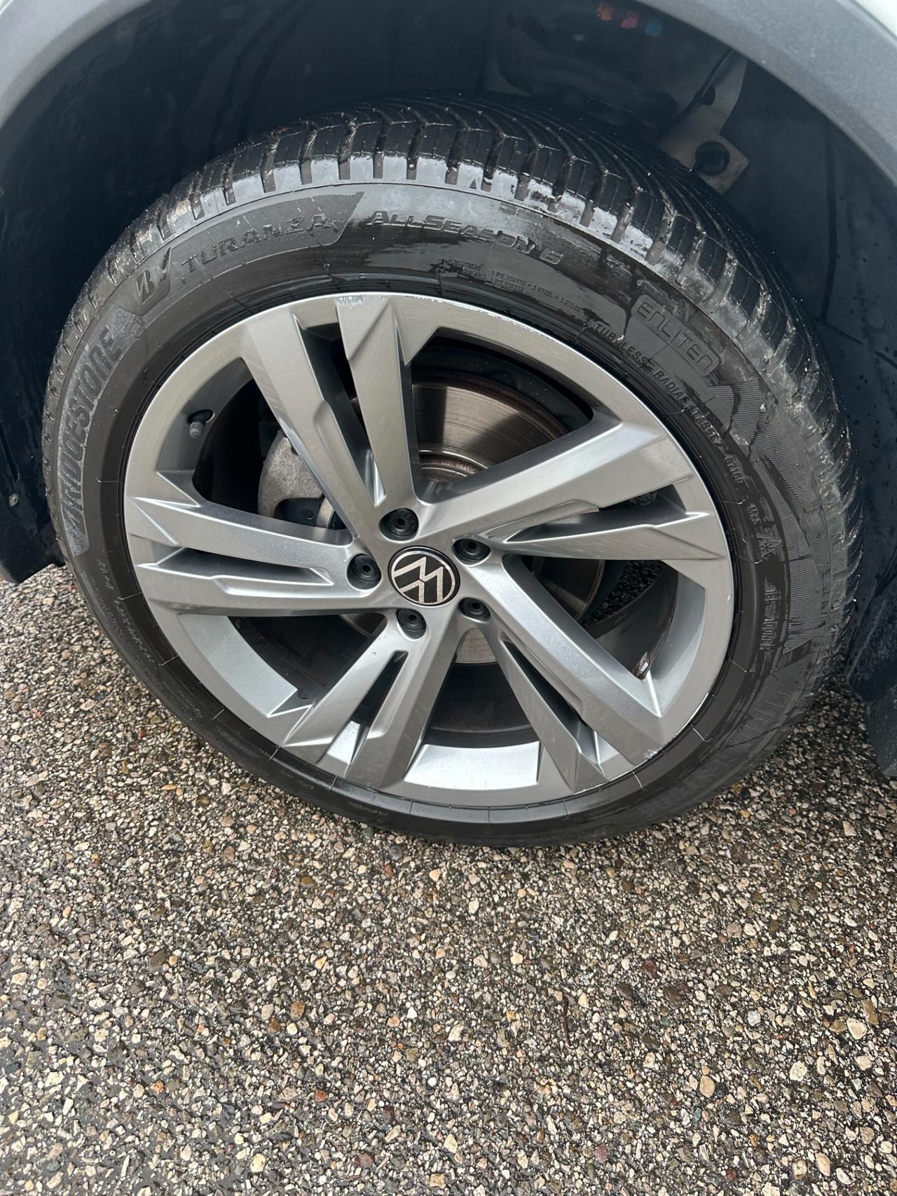 Volkswagen Tiguan Allspace 2.0 TDI SCR DSG 4MOTION R-Line 7 posti