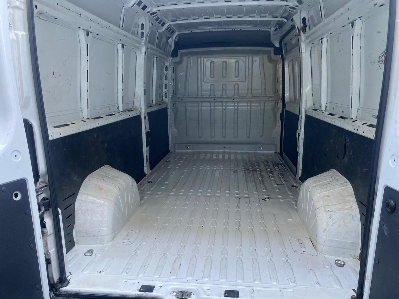 Peugeot Boxer 330 2.2 BlueHDi 140 S&S PC-TM Furgone