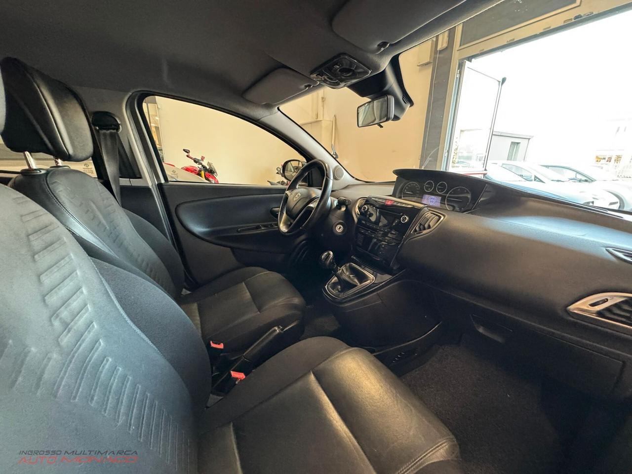 Lancia Ypsilon 1.3 MJT 95CV Platinum 2015