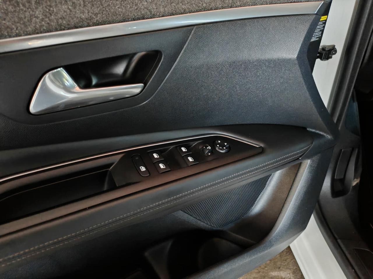 Peugeot 3008 Bluehdi 120 S&S Eat6 Allure